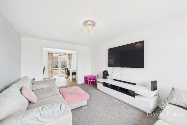 4 bed Detached for sale Image 4