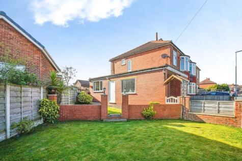 Borrowdale Road, Hanging Heaton, Dewsbury, WF12