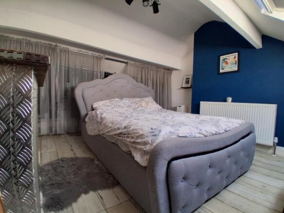 3 bed Terraced for sale Image 12