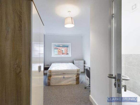 1 bed House of Multiple Occupation to rent Image 8