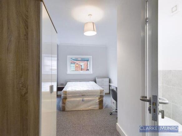 1 bed House Share to rent Image 5