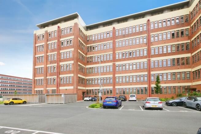 2 bed Apartment for sale Image 9
