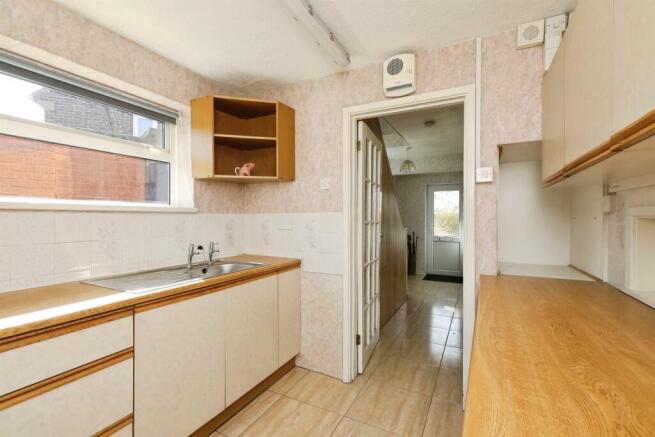 3 bed Semi-Detached for sale Image 4