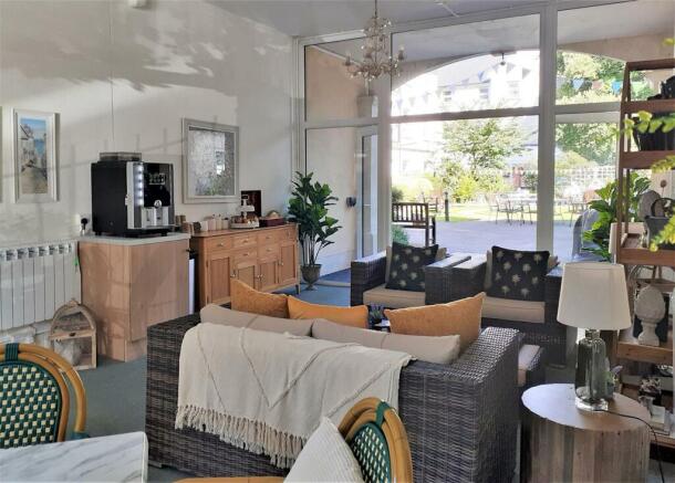 Communal Garden Room