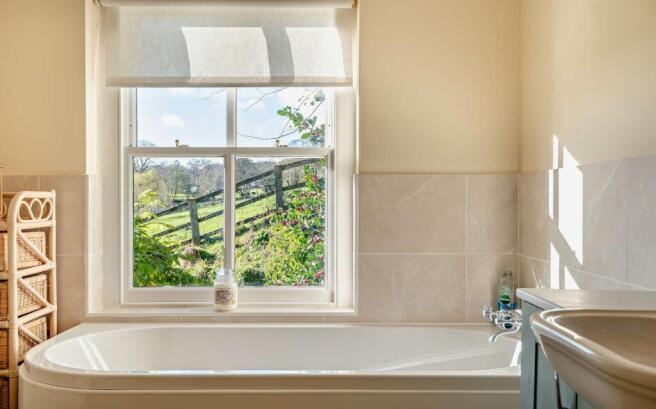 Ensuite Bed 2