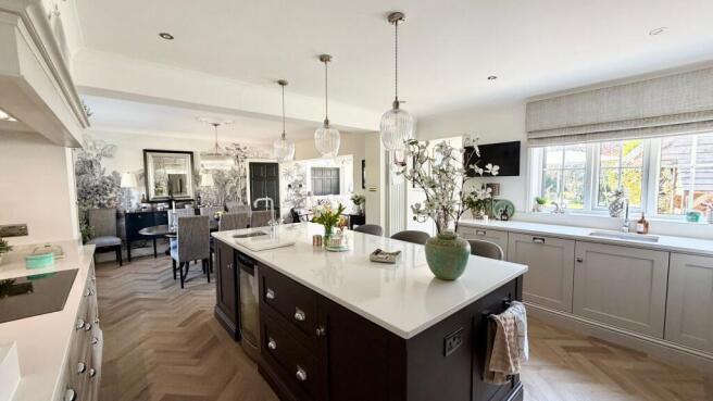LIVING KITCHEN