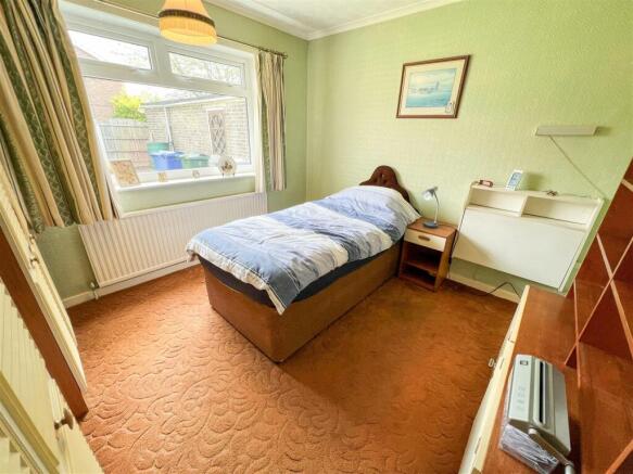 BEDROOM 2