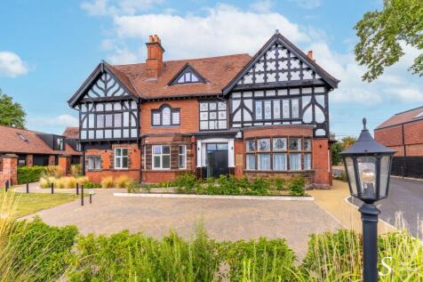 Lymm Road, Little Bollington, WA14