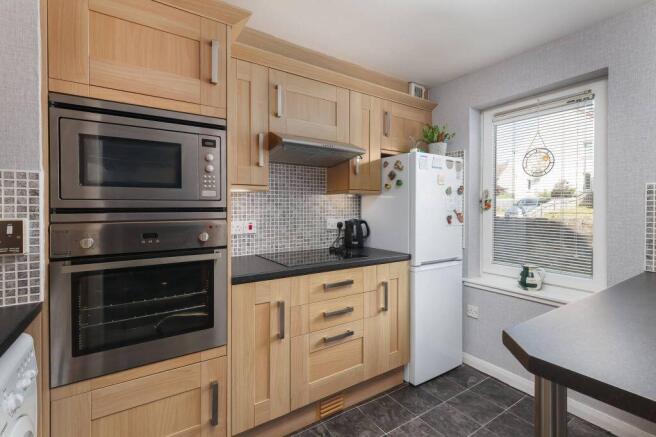 Flat 2 Claycot Park, 1 Ladywell Avenue, Edinburgh, EH12 7LG photo 4