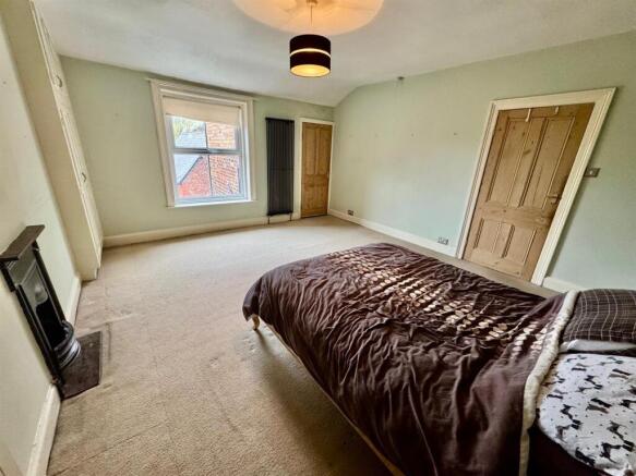 2 bed Flat for sale Image 4