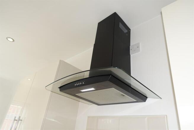 2 bed Terraced to rent Image 4