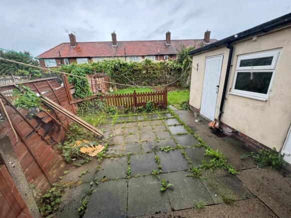 3 bed Terraced to rent Image 12