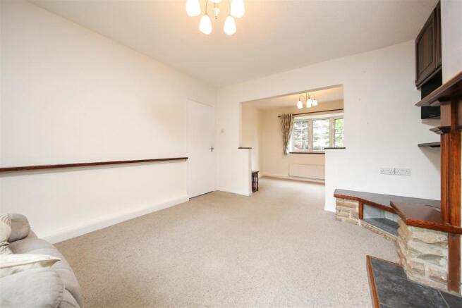 Living Room3.jpg