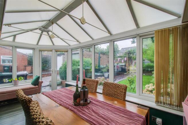 4 bed Semi-Detached Bungalow for sale Image 9