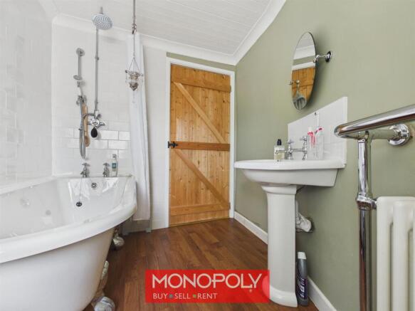 Bathroom.jpg