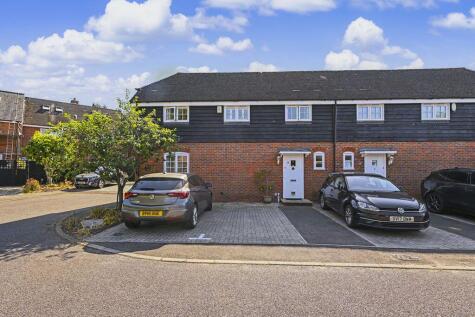 The Courtyards, Aston Clinton