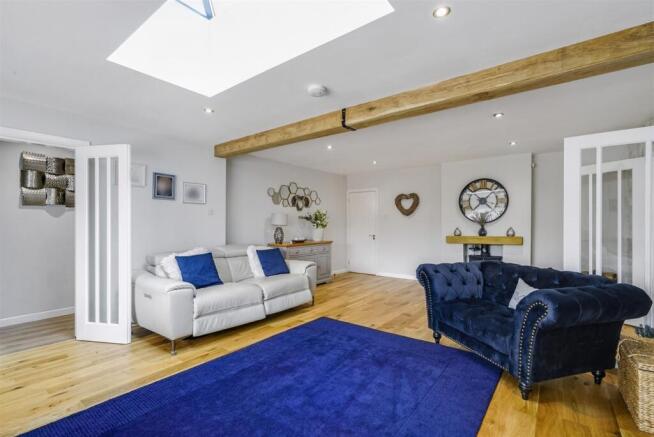 Lounge/Sitting Room