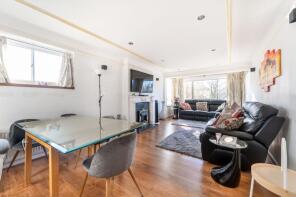 42, 179 Beechworth, Willesden Lane, Kilburn, London NW6 7YZ