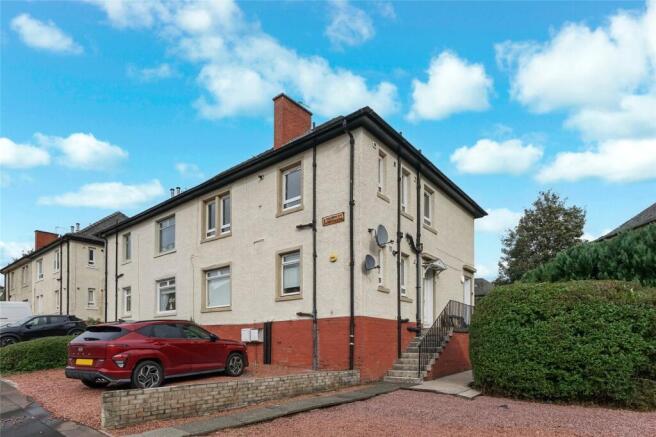 2-bed flat on Cameron Crescent, Hamilton, South Lanarkshire, ML3, £100,000