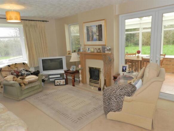 Lounge/Sitting Room