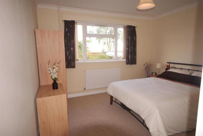 MASTER BEDROOM: