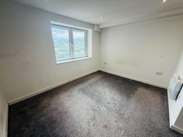 1 bed Apartment to rent Image 6