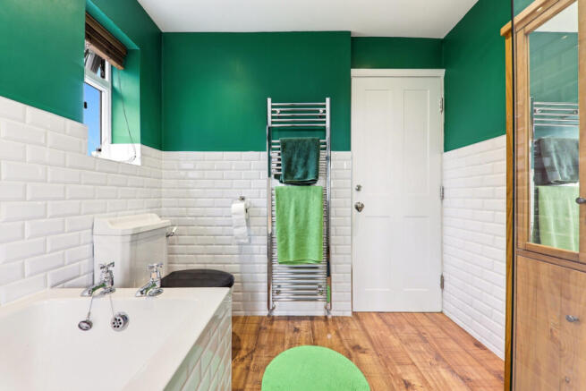 4 bed Semi-Detached for sale Image 12