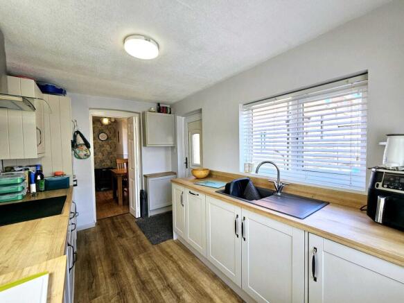 3 bed Semi-Detached for sale Image 7
