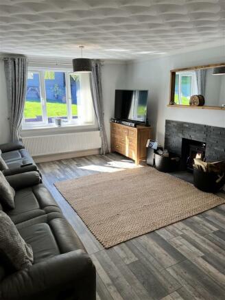 Lounge3.jpg