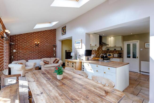 8391647-interior18-800.jpg
