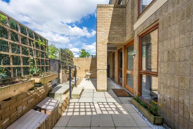 Forest Road, E11