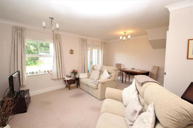 Living Room 2.jpg