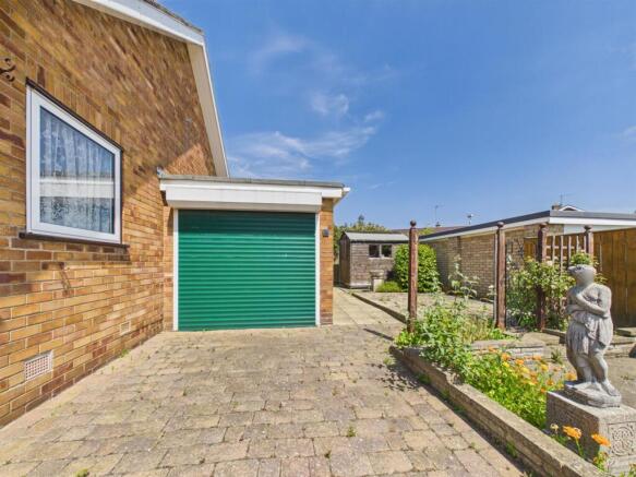 2 bed Detached Bungalow for sale Image 11