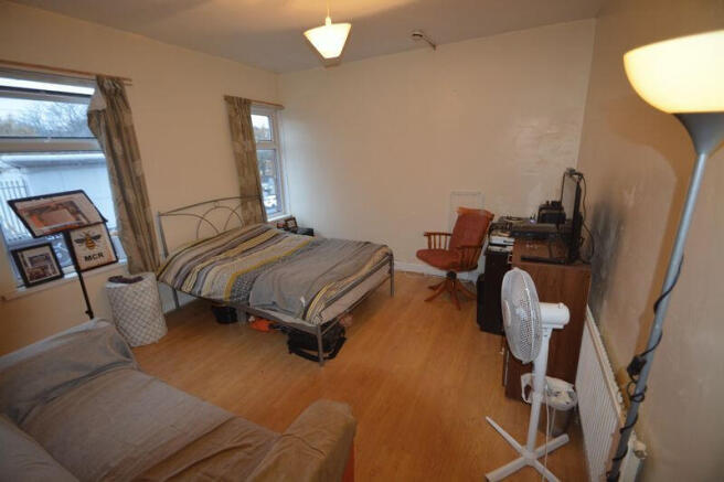 5 bed House to rent Image 4