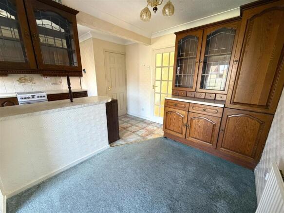 3 bed Semi-Detached for sale Image 6