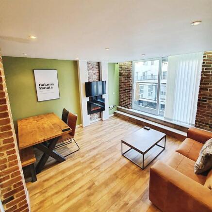 Apartment in Swindon, South Swindon - View 5