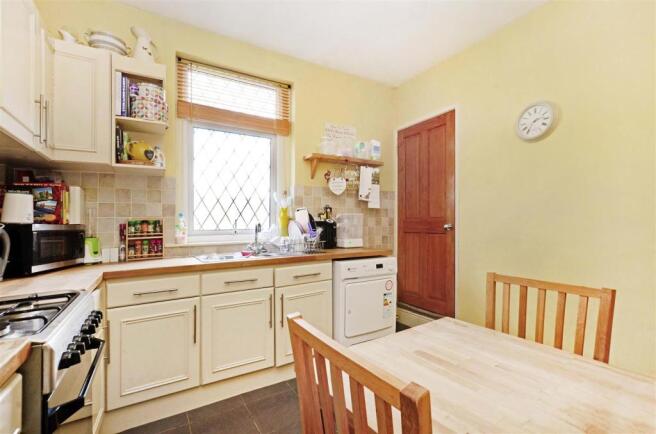 Kitchen (2).jpg