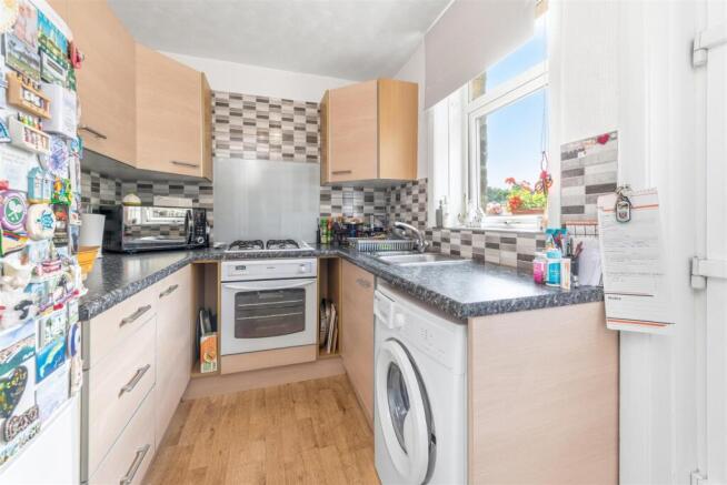 2 bed Terraced for sale Image 6