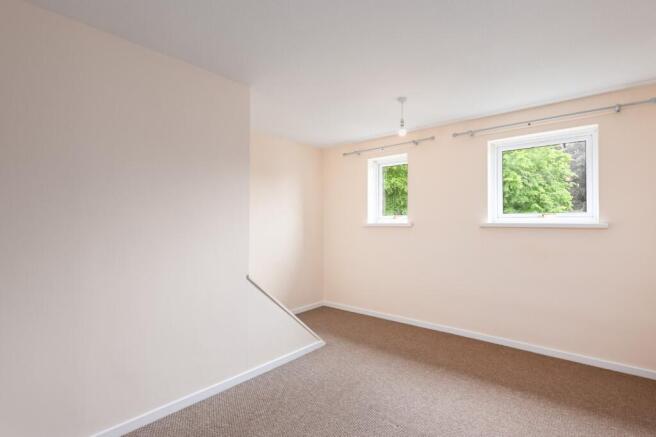 2 bed Terraced to rent Image 6