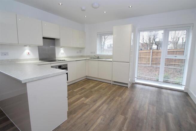 050 Hansell Gardens (24).JPG