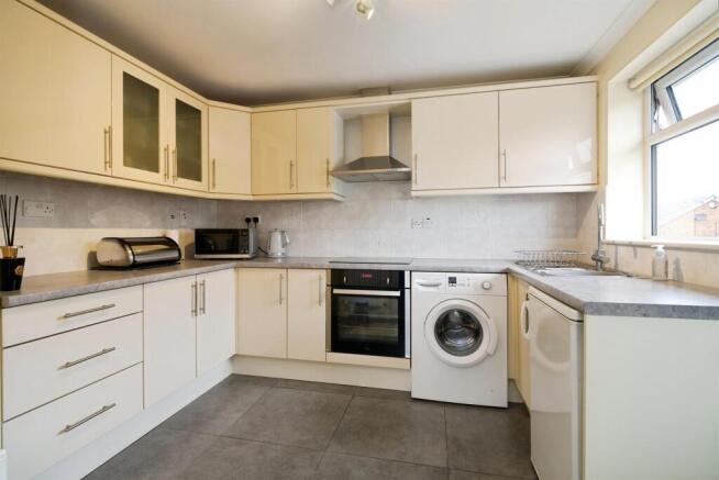 3 bed Detached Bungalow for sale Image 5
