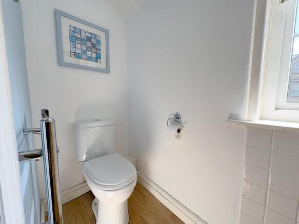 4 bed House for sale Image 10