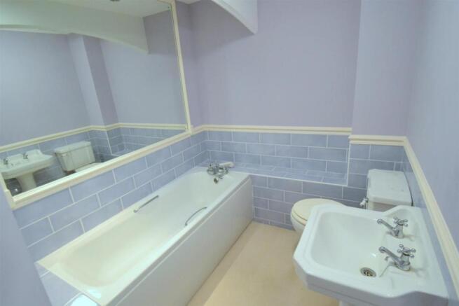 En-Suite Bathroom