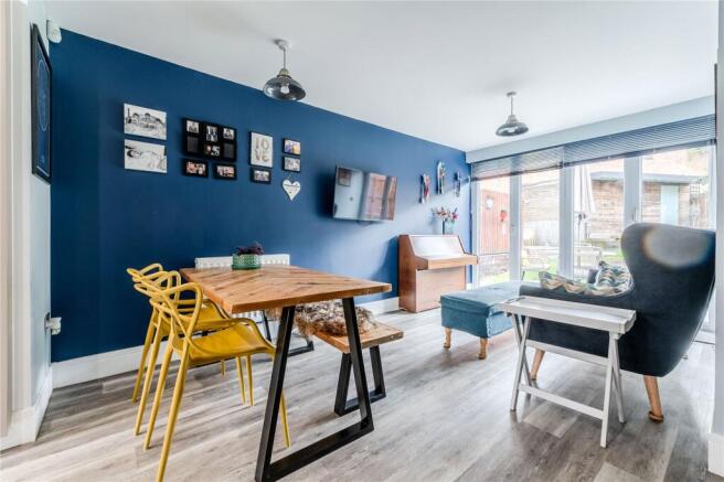 3 bed Semi-Detached for sale Image 3