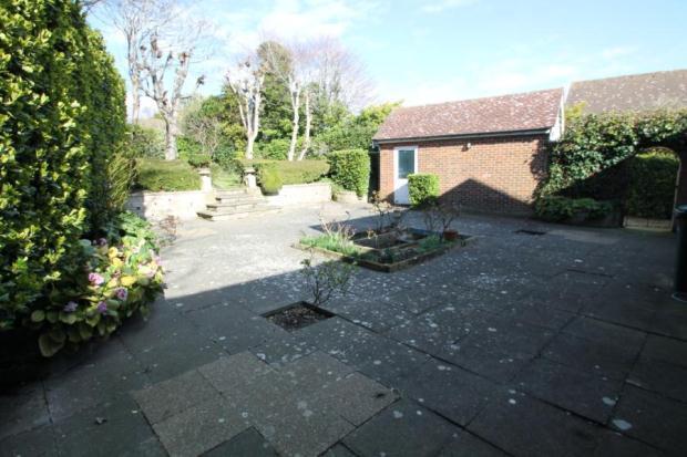 LOWER PATIO GARDEN
