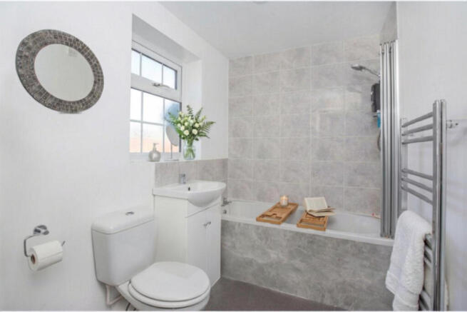 3 bed Semi-Detached for sale Image 6