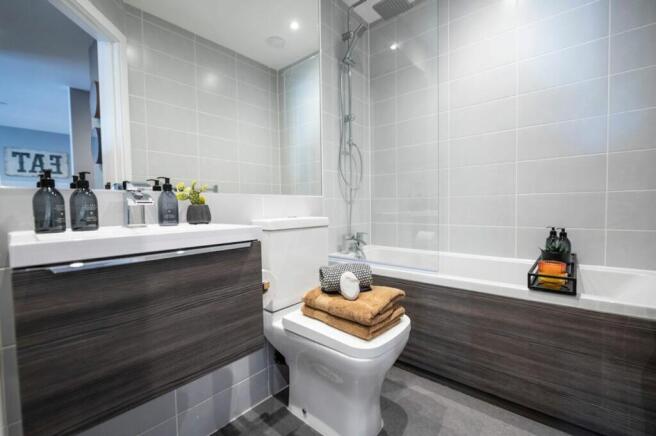 2 bed Apartment to rent Image 6