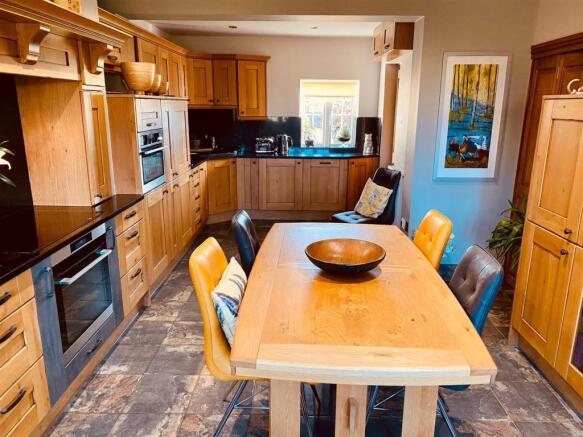 OPEN PLAN DINING KITCHEN