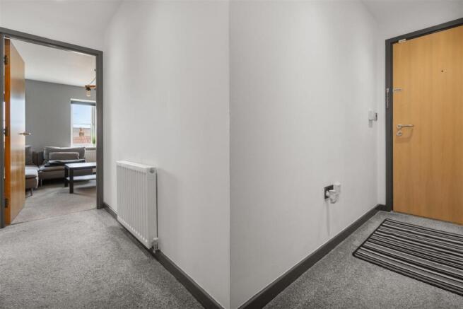 2 bed Apartment for sale Image 6