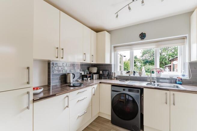 53 Greenhill Road, Kettering (11 of 27).jpg